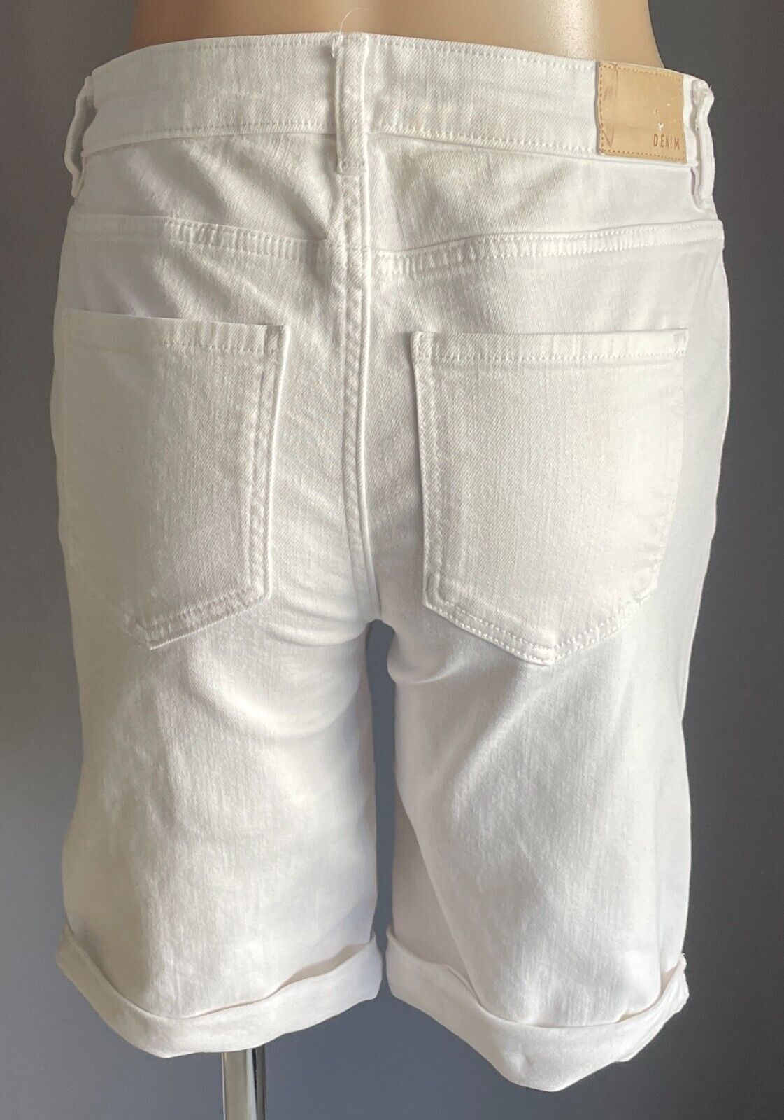 TARGET Shorts White Denim Cuffed Leg Cotton Elastane Fabric Size 10