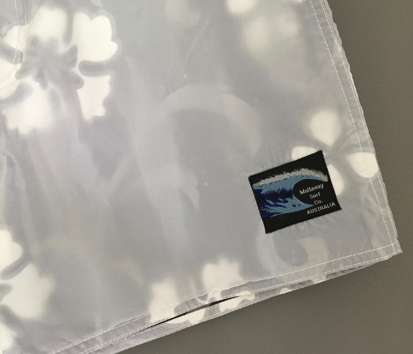 MULLAWAY SURF CO. Board Shorts Ladies White Hibiscus Print Ladies Size S 6 8