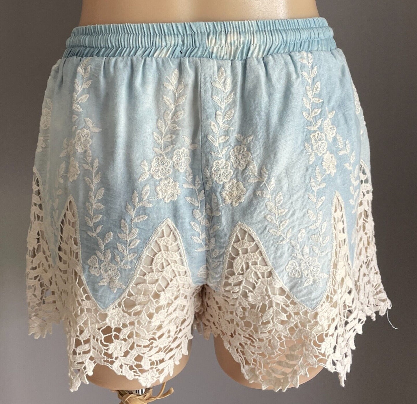 STELLINO Shorts Chambray Shorts w White Floral Embroidery & Lace Trim Size 10