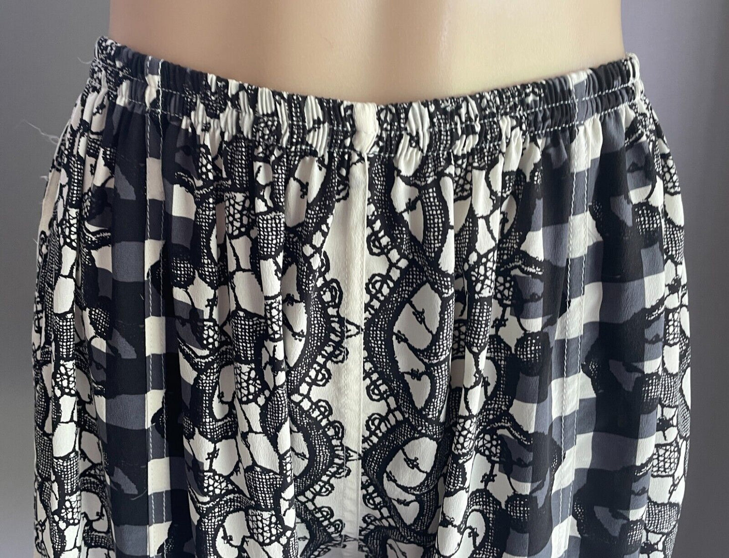 SILK SHORTS Elastic Waist Black Cream Grey Floral Lace & Check Print Size 10