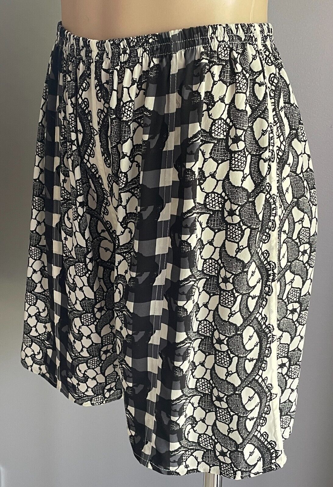 SILK SHORTS Elastic Waist Black Cream Grey Floral Lace & Check Print Size 10