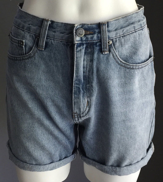 CHEAP MONDAY "Thrift Short Mid Range" Denim Cuffed Shorts Size W 26in Jeans