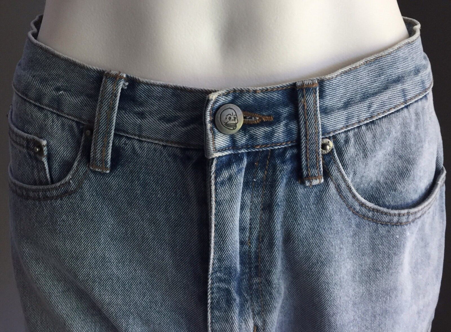 CHEAP MONDAY "Thrift Short Mid Range" Denim Cuffed Shorts Size W 26in Jeans