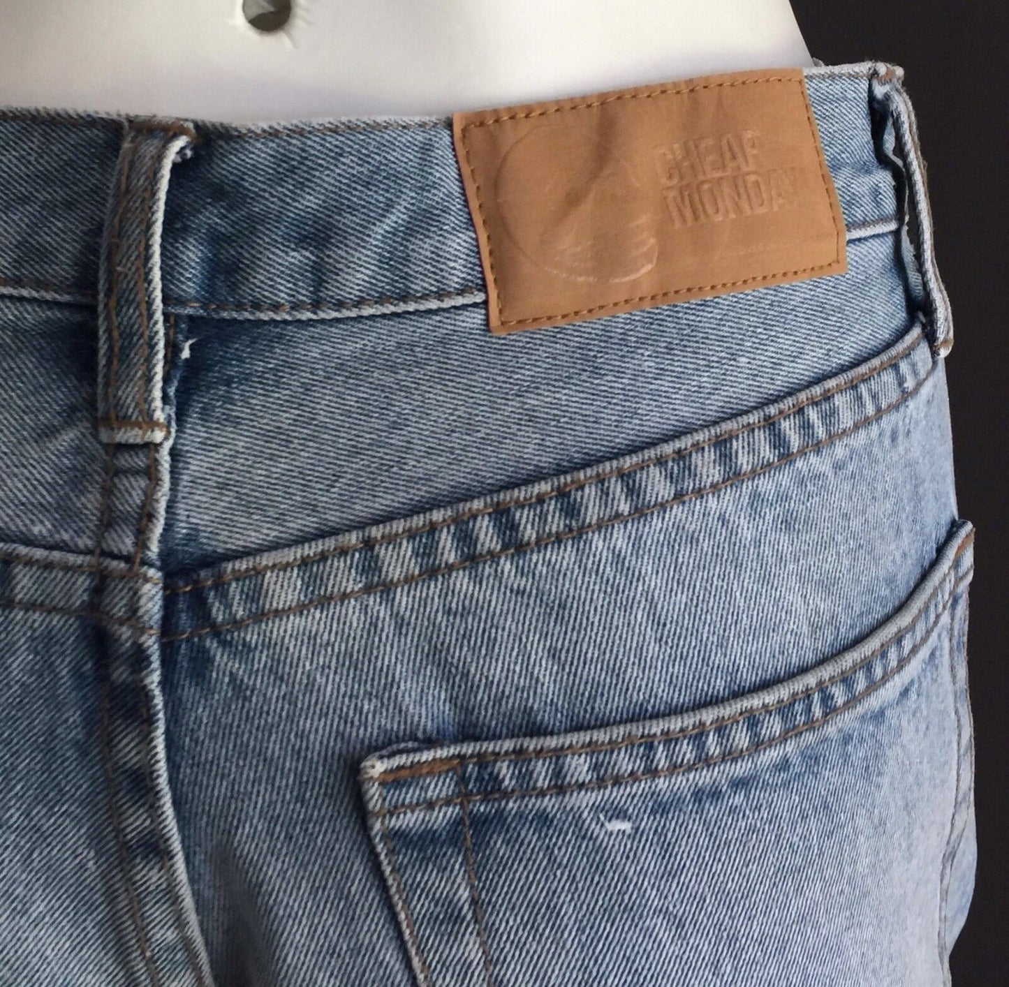 CHEAP MONDAY "Thrift Short Mid Range" Denim Cuffed Shorts Size W 26in Jeans