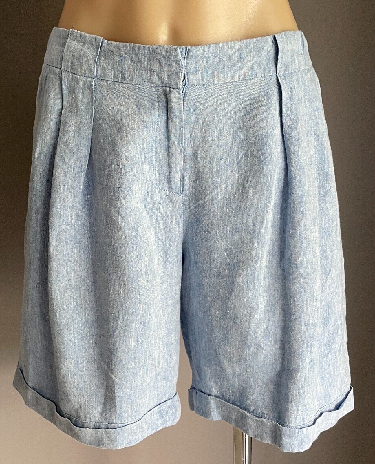 WITCHERY Shorts Light Blue Linen Pleated Size 14 Cuffed Leg Hem Pockets