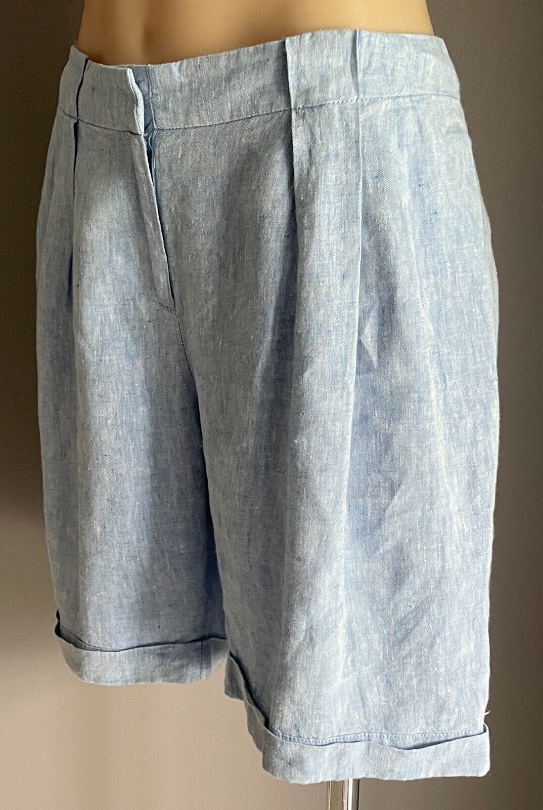 WITCHERY Shorts Light Blue Linen Pleated Size 14 Cuffed Leg Hem Pockets