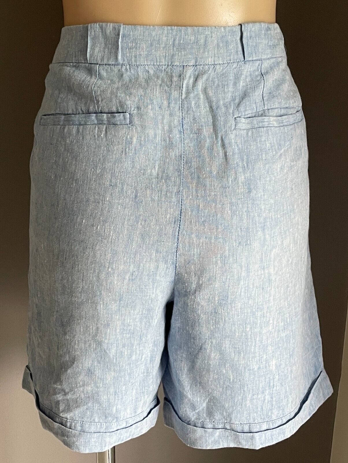 WITCHERY Shorts Light Blue Linen Pleated Size 14 Cuffed Leg Hem Pockets