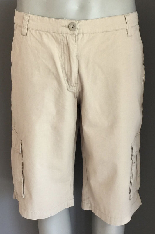 CAPE LIFESTYLE Cargo Shorts Cotton Stone Colour Ladies Size 16 NEW