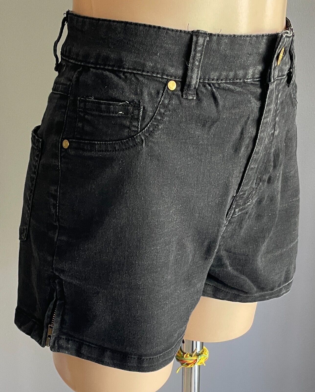 FACTORIE Shorts Black Denim Side Zip Hem Size 12 Stretch 5 Pocket Cut