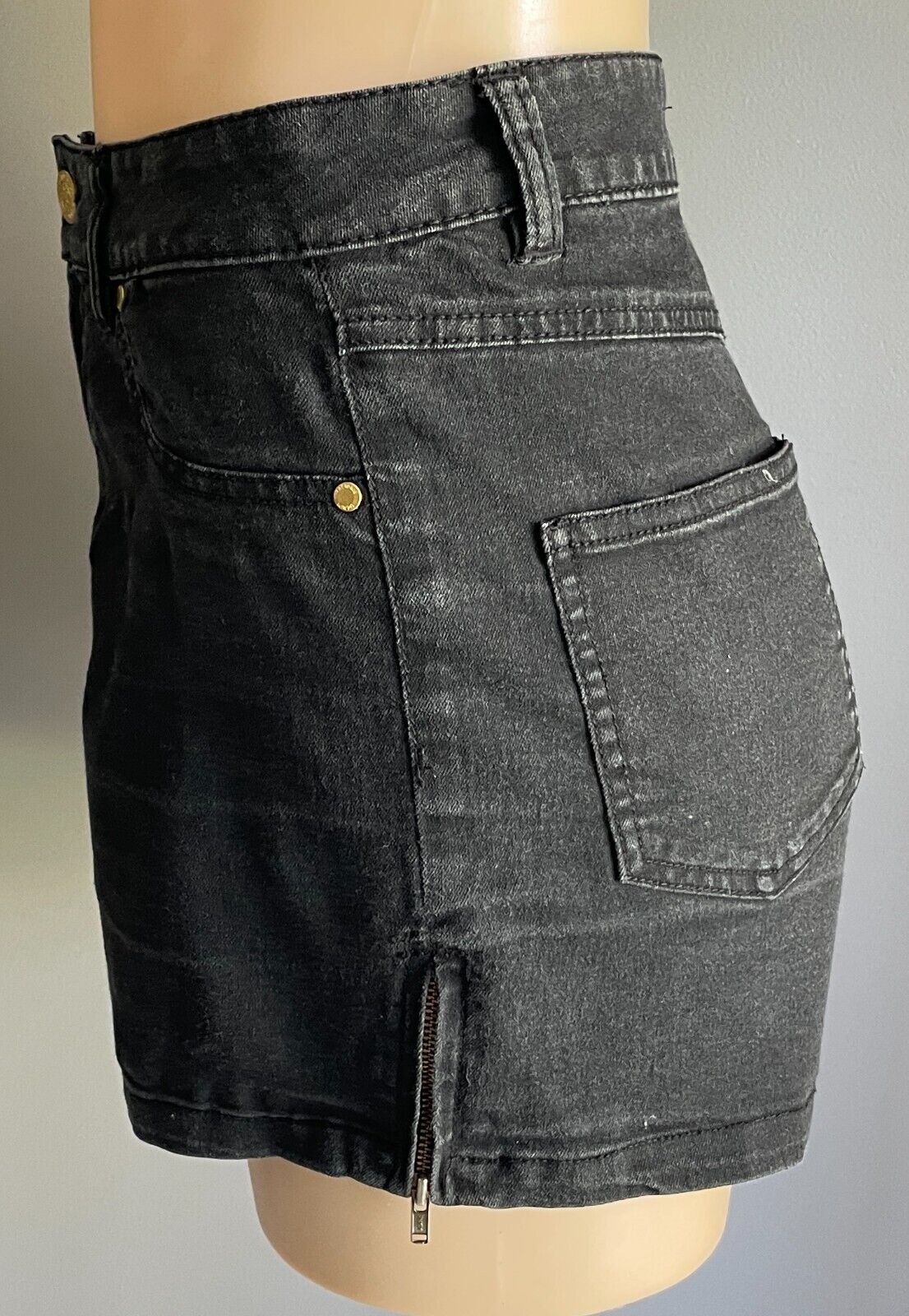 FACTORIE Shorts Black Denim Side Zip Hem Size 12 Stretch 5 Pocket Cut