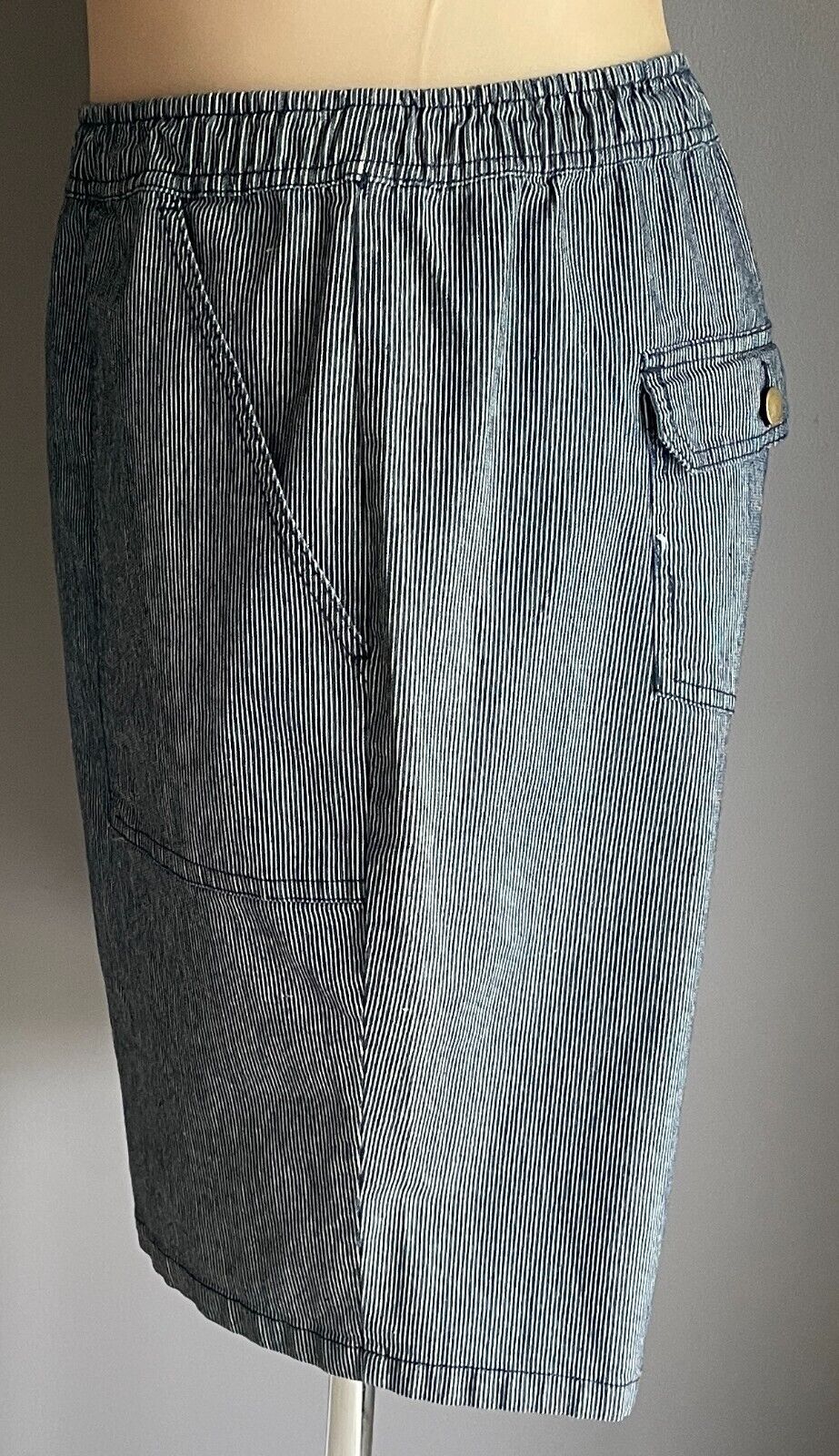 VICTORIA HILL Shorts Elastic Waist Navy & White Stripe Size Plus 28 Pockets