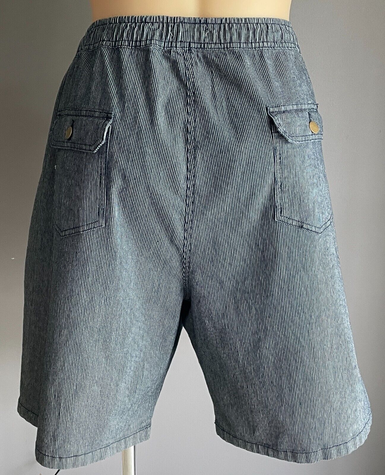 VICTORIA HILL Shorts Elastic Waist Navy & White Stripe Size Plus 28 Pockets