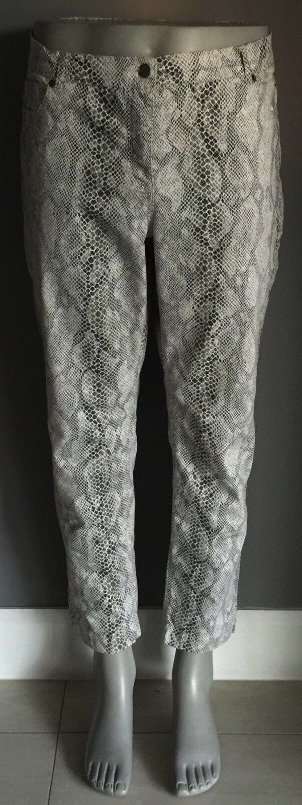 Size 16 Jeans AGENDA WOMAN Pants Python Snake Print Stretch Straight Gorgeous