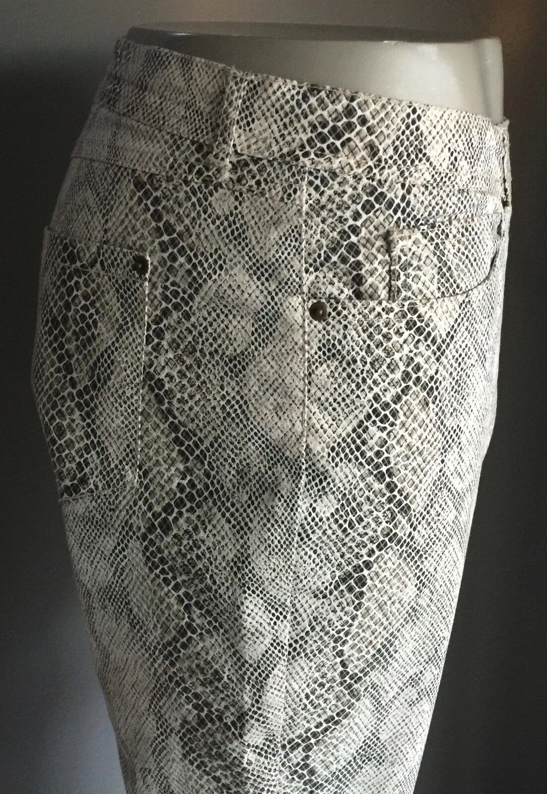 Size 16 Jeans AGENDA WOMAN Pants Python Snake Print Stretch Straight Gorgeous