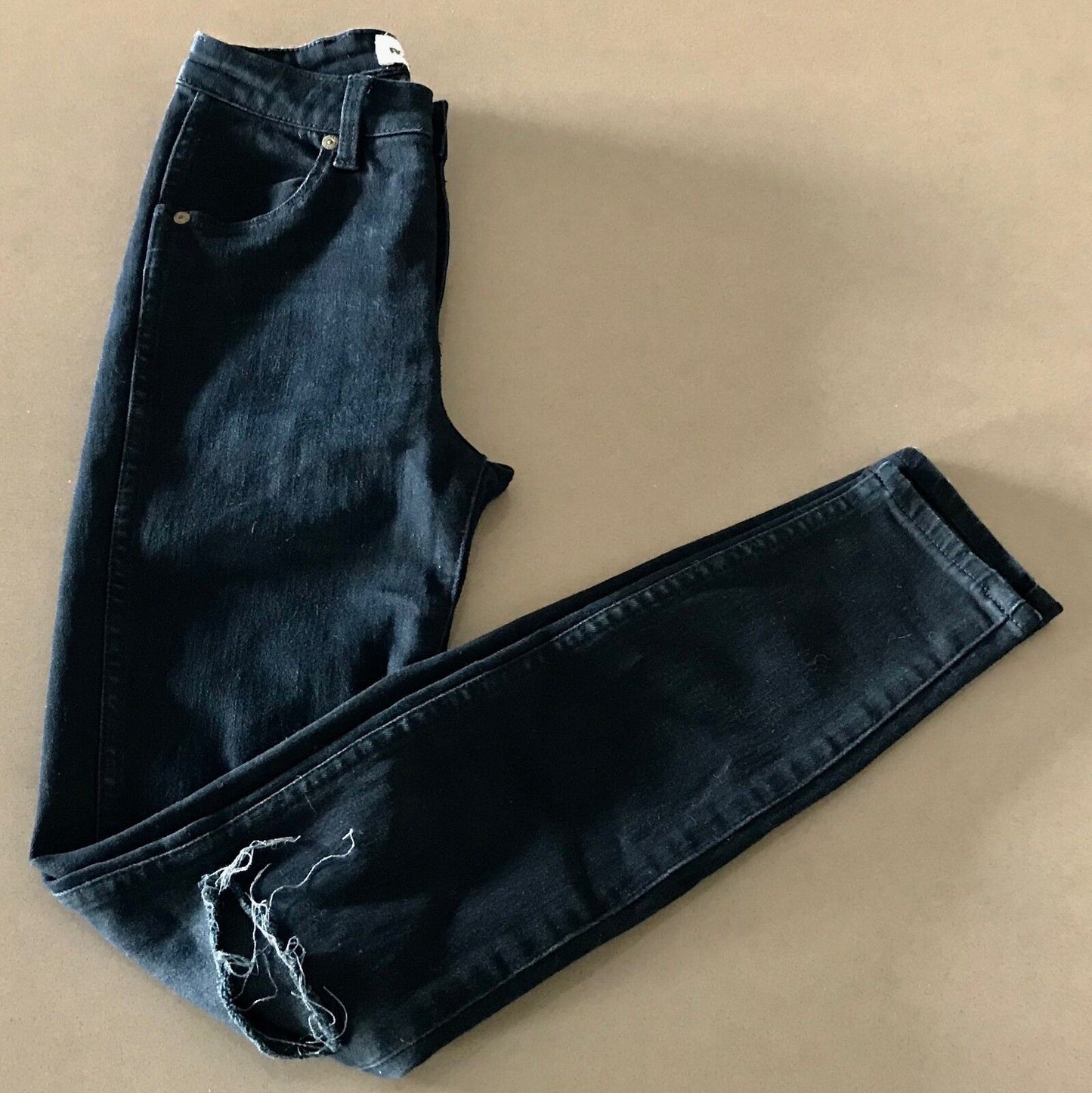ROLLA'S "Westcoast" Jeans Ripped Knee Skinny Black Denim Size 25R 7R ROLLAS