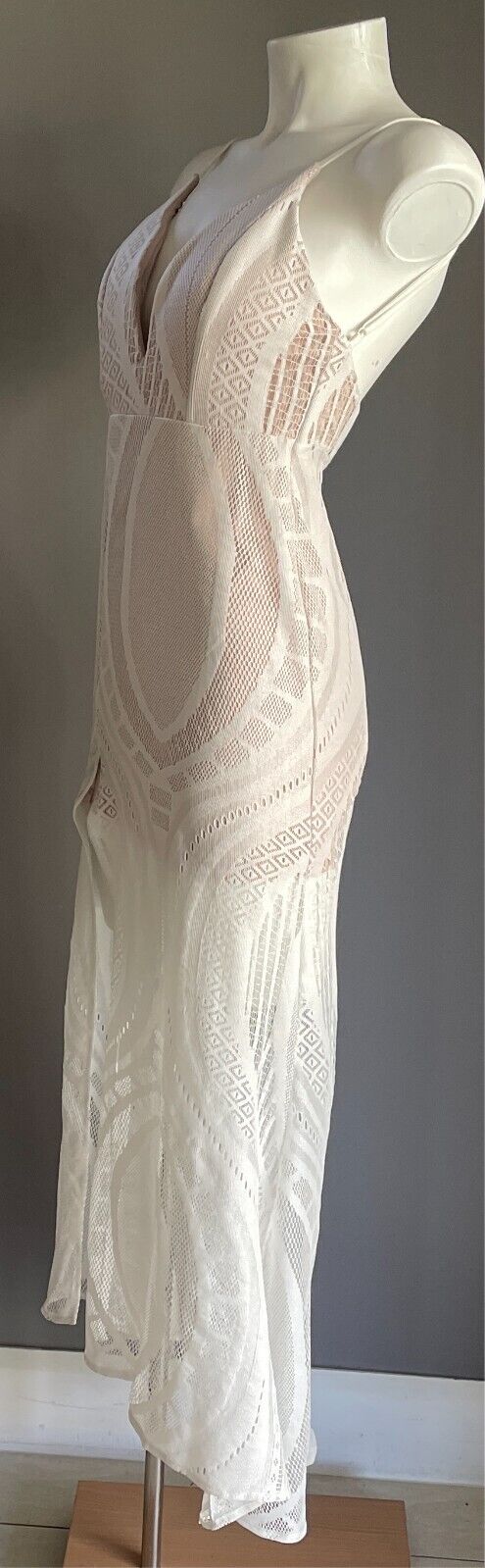 SHAREEN COLLECTIONS White Lace Cutout & Blush Sleeveless Gown Size 8 Split Front