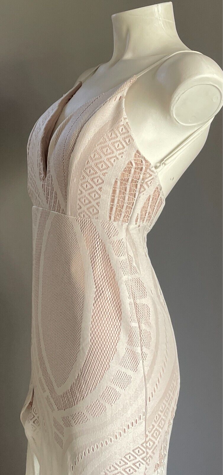 SHAREEN COLLECTIONS White Lace Cutout & Blush Sleeveless Gown Size 8 Split Front