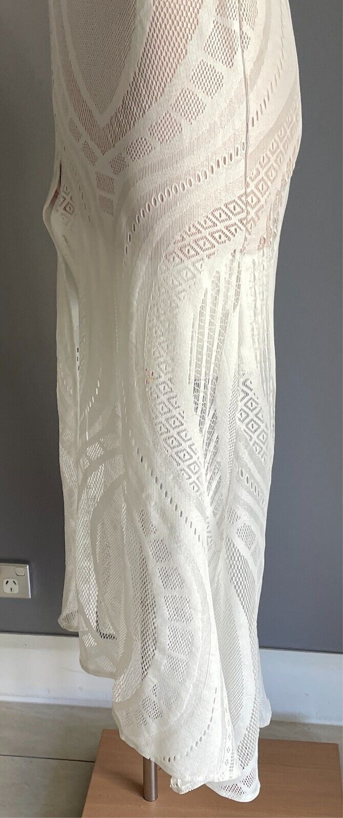 SHAREEN COLLECTIONS White Lace Cutout & Blush Sleeveless Gown Size 8 Split Front