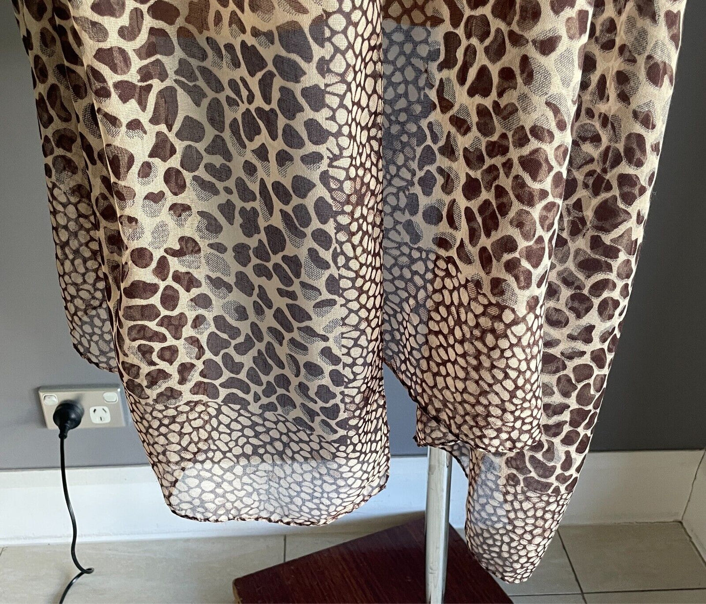 Large Neck SCARF Brown & Beige Giraffe Animal Rectangle Wrap Shawl Lightweight