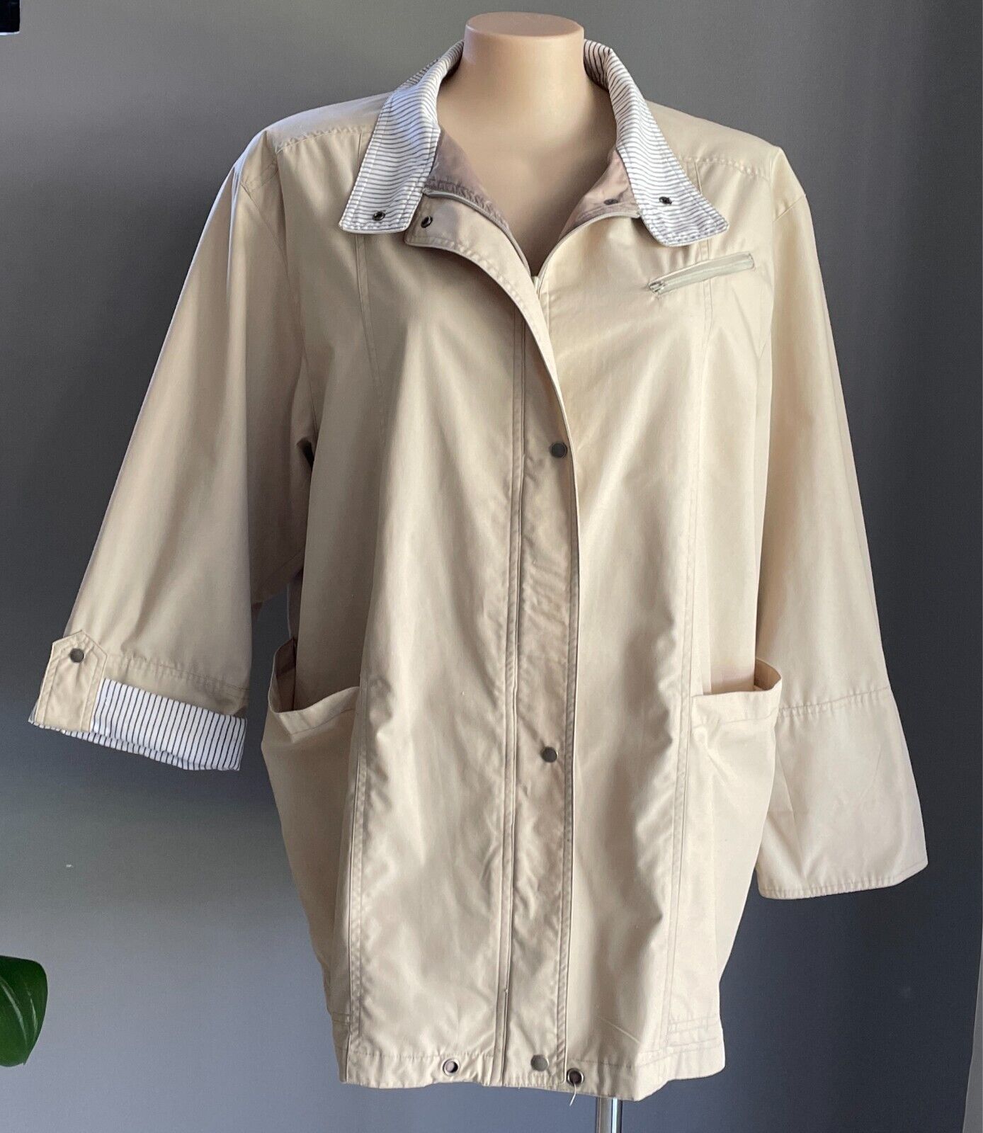 ICELANDIC Beige Water Repellent Jacket Plus Size 18 Adjustable Sleeves Vintage