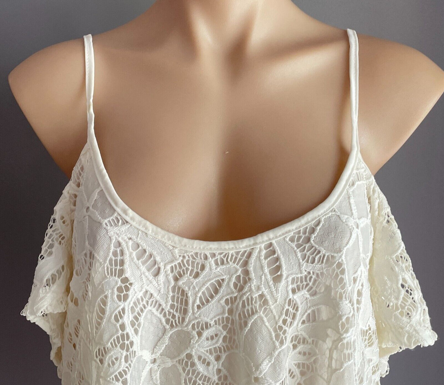 COTTON ON Top Cream Lace Crop Cold Shoulder Short Sleeve Lined Size S 10 NEW