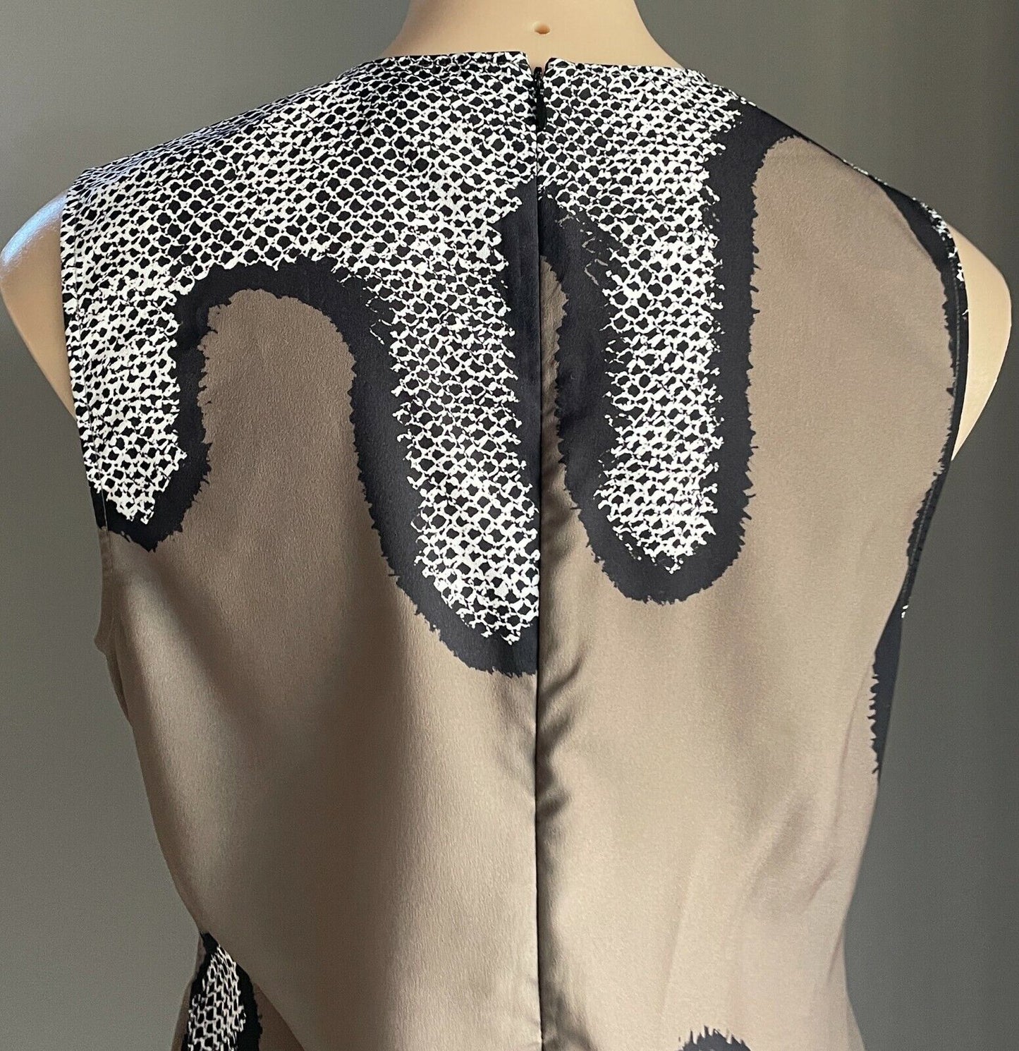 COUNTRY ROAD Top Khaki Black White Slim Peplum Look Asymmetric Hem Size S 10 NEW