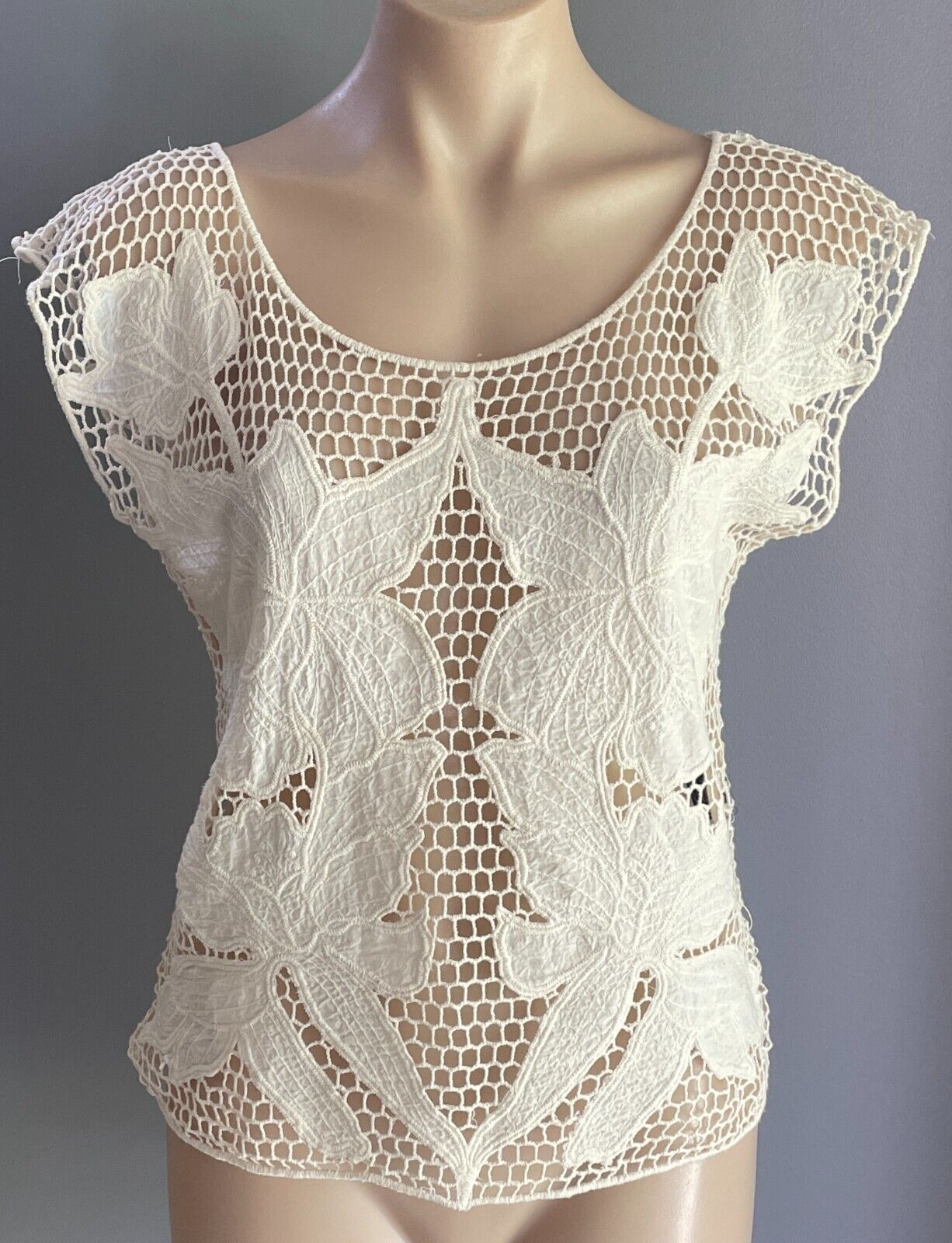 RED BERRY Crochet Floral Motif Tank Top Cream Sleeveless Size M L 10 12 NEW