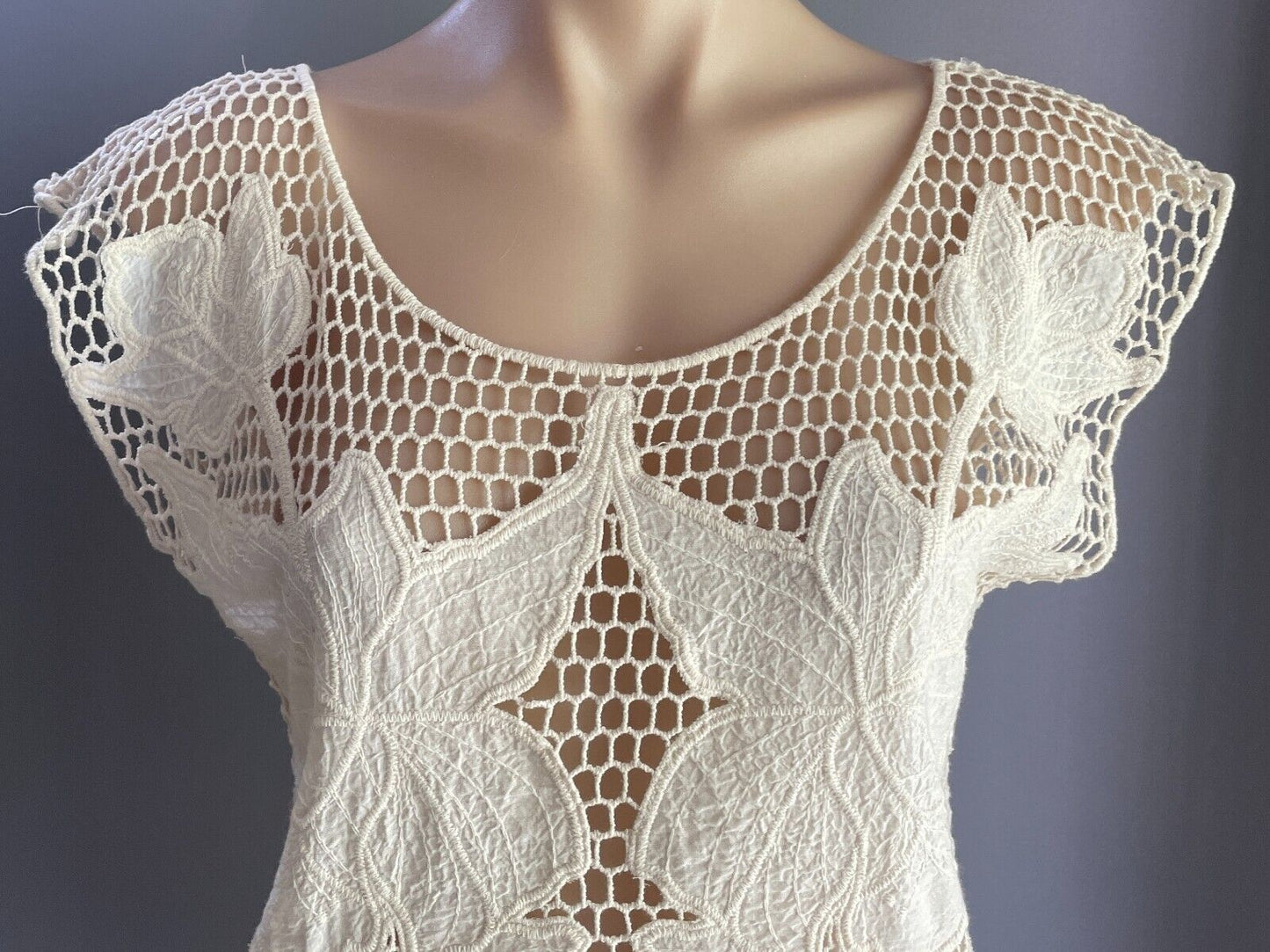 RED BERRY Crochet Floral Motif Tank Top Cream Sleeveless Size M L 10 12 NEW