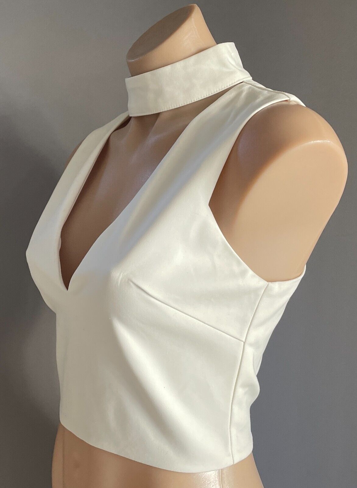 MYTH CONCEPTION Off White Choker Neck Crop Top Size M 10 Deep V Neck NEW