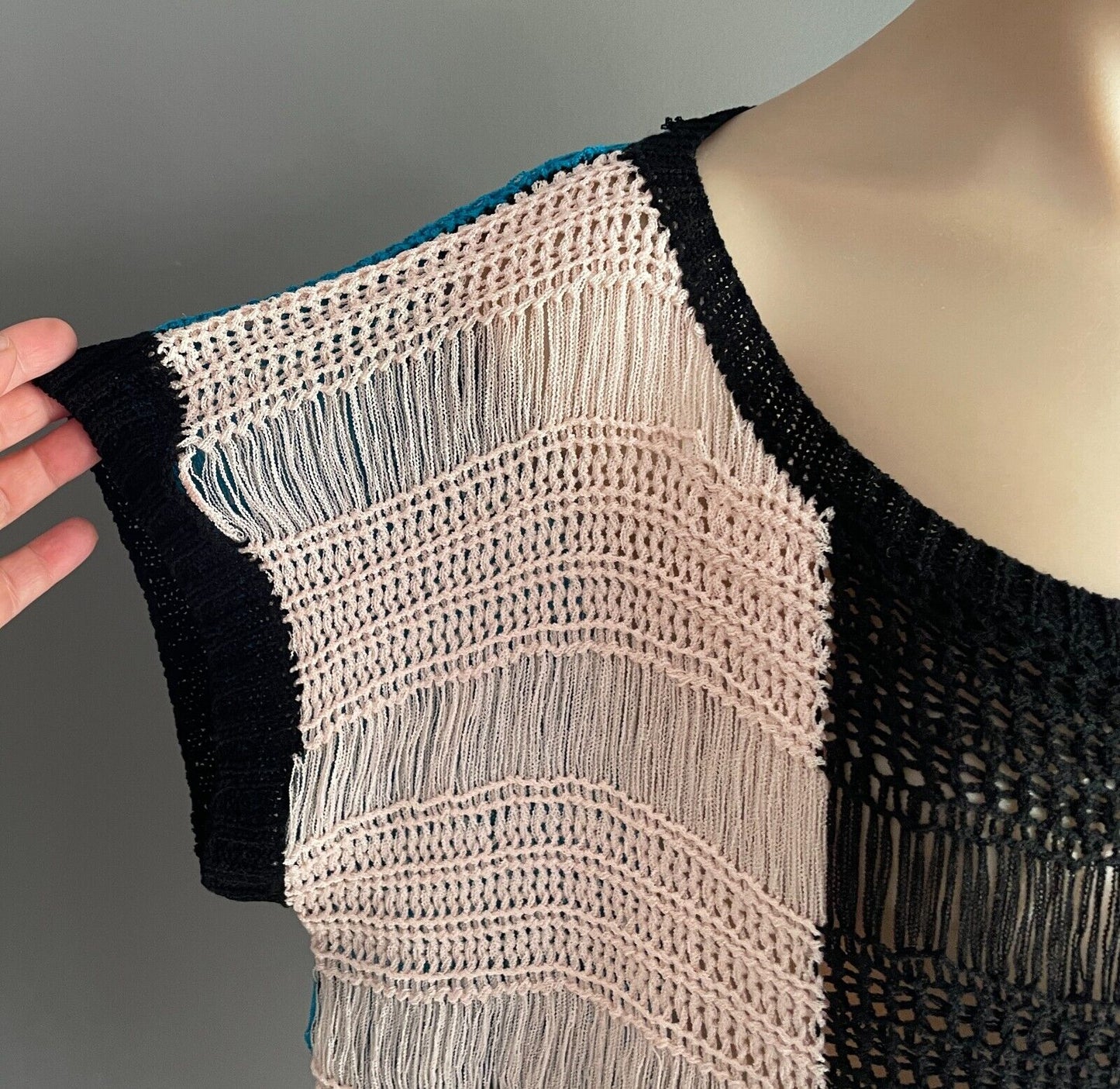 SUITE 62 BOUTIQUE Top Blush Pink Black Blue Open Knit Extended Sleeve Sz L 12 14
