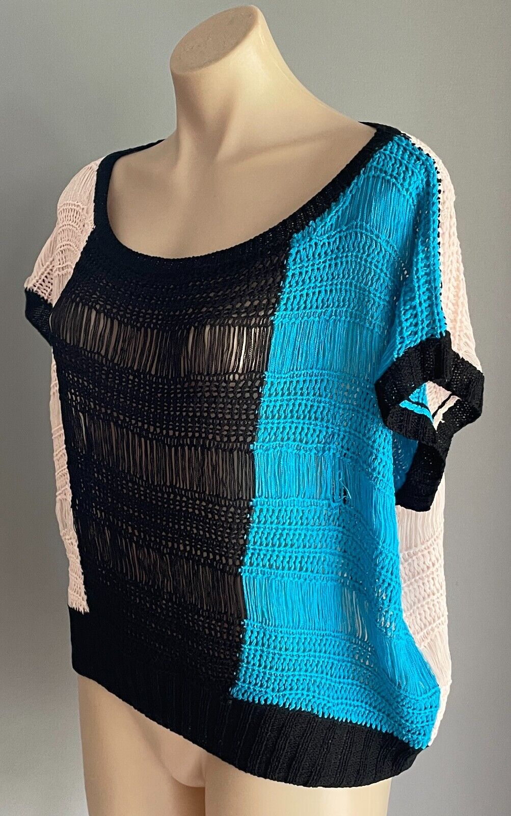 SUITE 62 BOUTIQUE Top Blush Pink Black Blue Open Knit Extended Sleeve Sz L 12 14