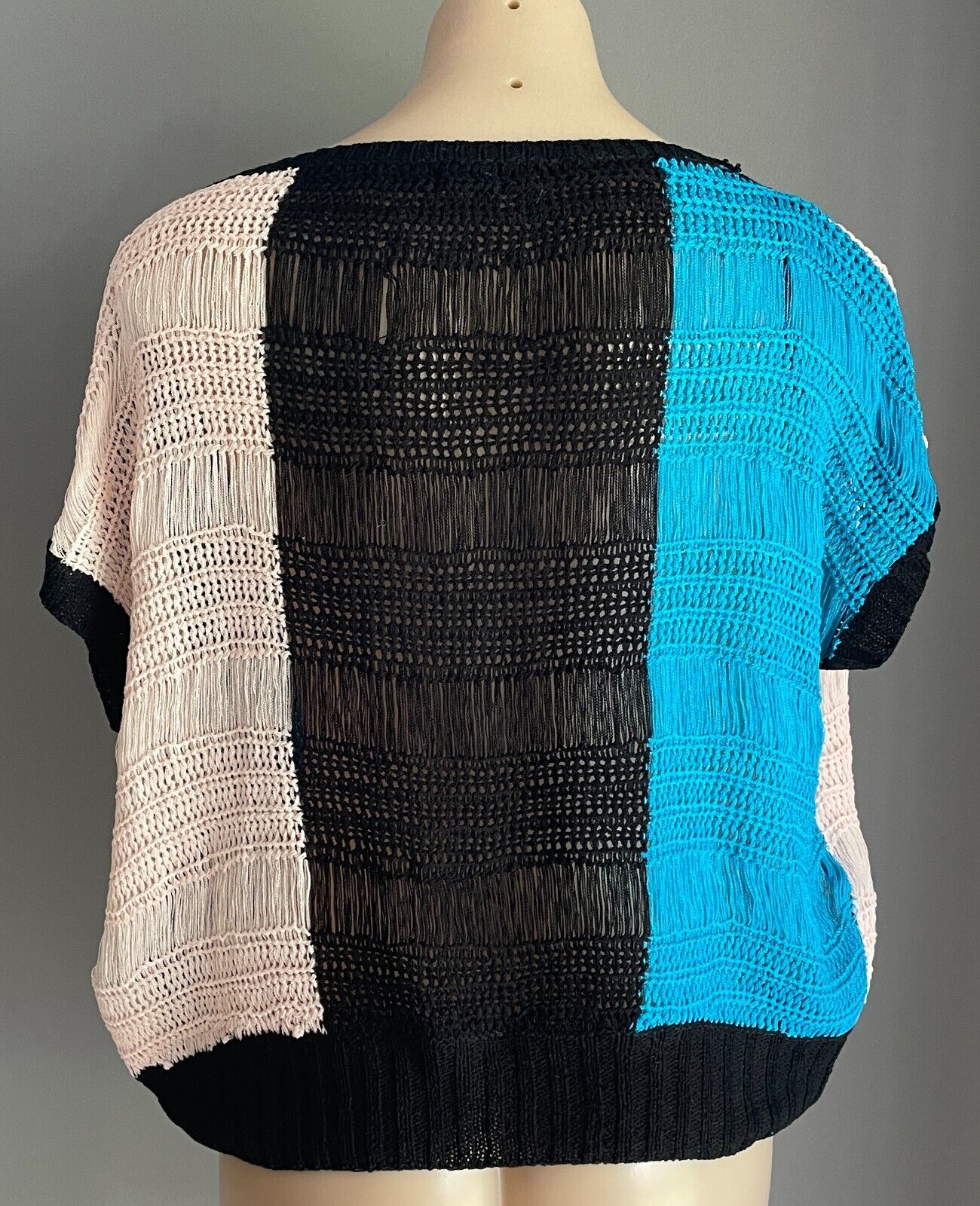 SUITE 62 BOUTIQUE Top Blush Pink Black Blue Open Knit Extended Sleeve Sz L 12 14