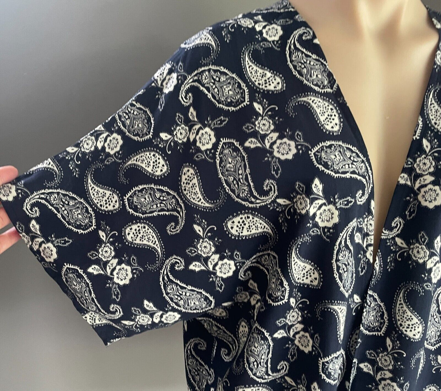 ICE FASHION Kimono Open Jacket Navy White Paisley Short Sleeve Size M 12 NEW