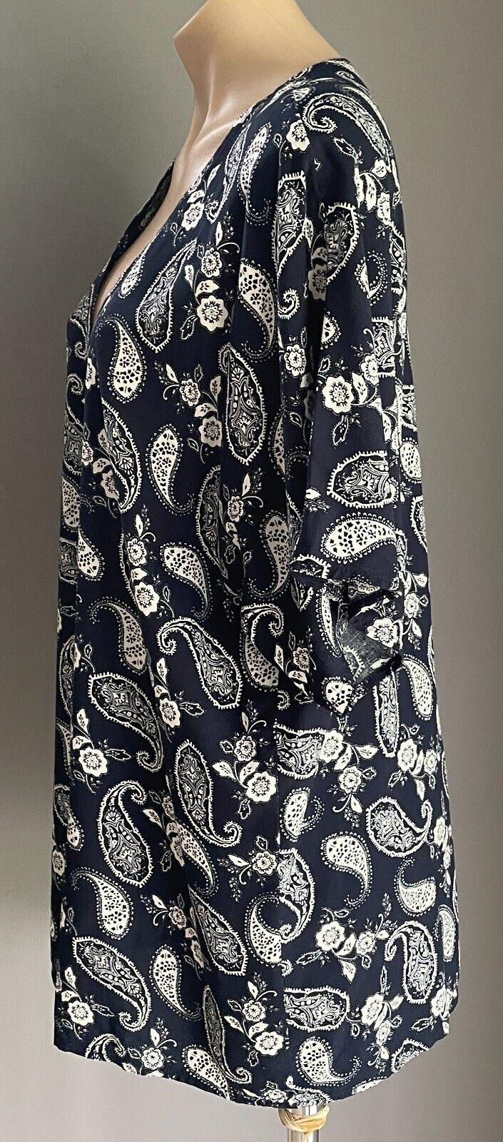 ICE FASHION Kimono Open Jacket Navy White Paisley Short Sleeve Size M 12 NEW