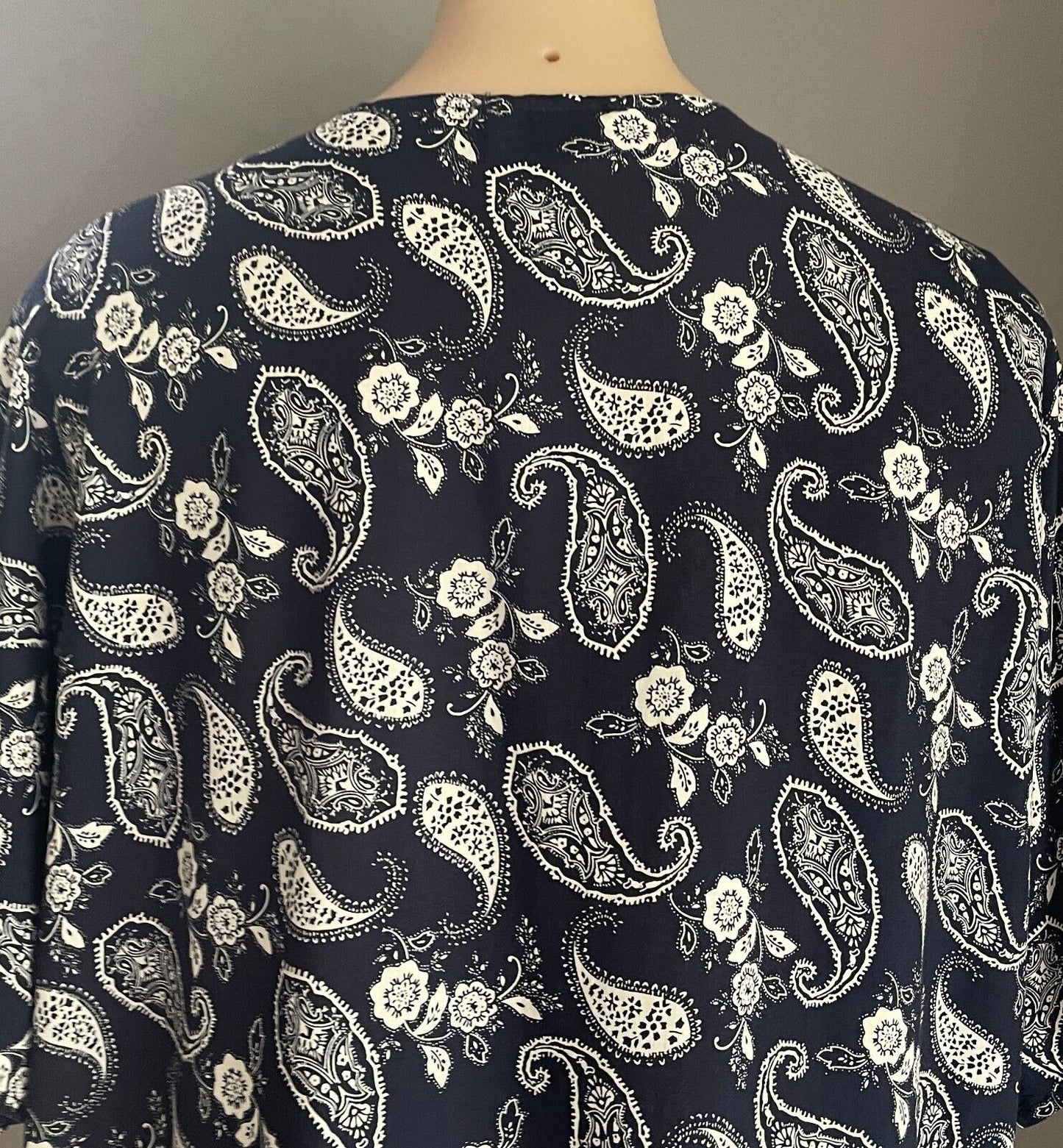 ICE FASHION Kimono Open Jacket Navy White Paisley Short Sleeve Size M 12 NEW