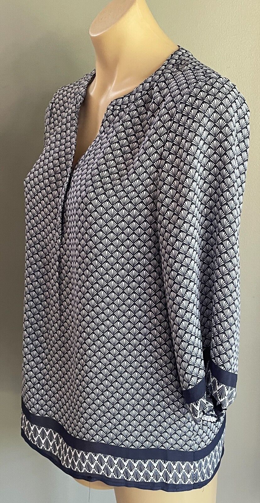 VIOLET + CLAIRE Top Blue & White Print 3/4 Sleeve Tunic Size S 10 Gorgeous NEW