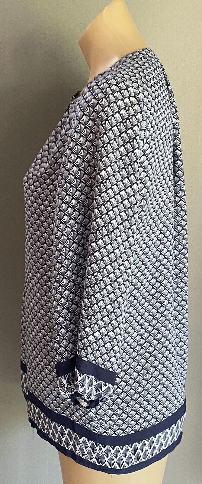 VIOLET + CLAIRE Top Blue & White Print 3/4 Sleeve Tunic Size S 10 Gorgeous NEW