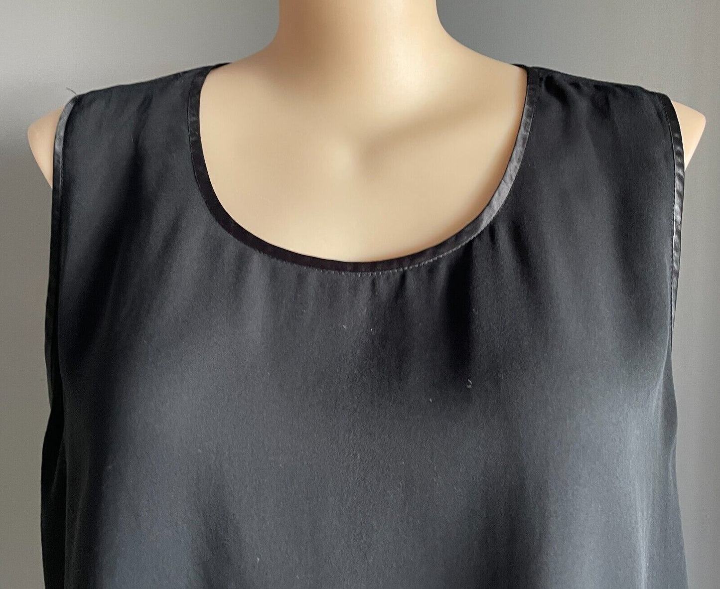 PEER GYNT Top Black Sleeveless Cami Plus Size M 12 Round Neck Ribbon Vintage