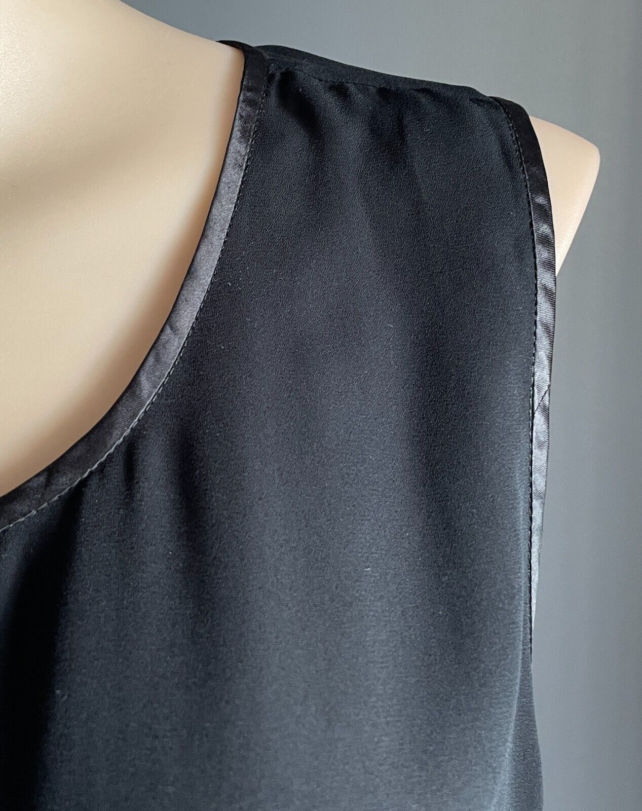 PEER GYNT Top Black Sleeveless Cami Plus Size M 12 Round Neck Ribbon Vintage