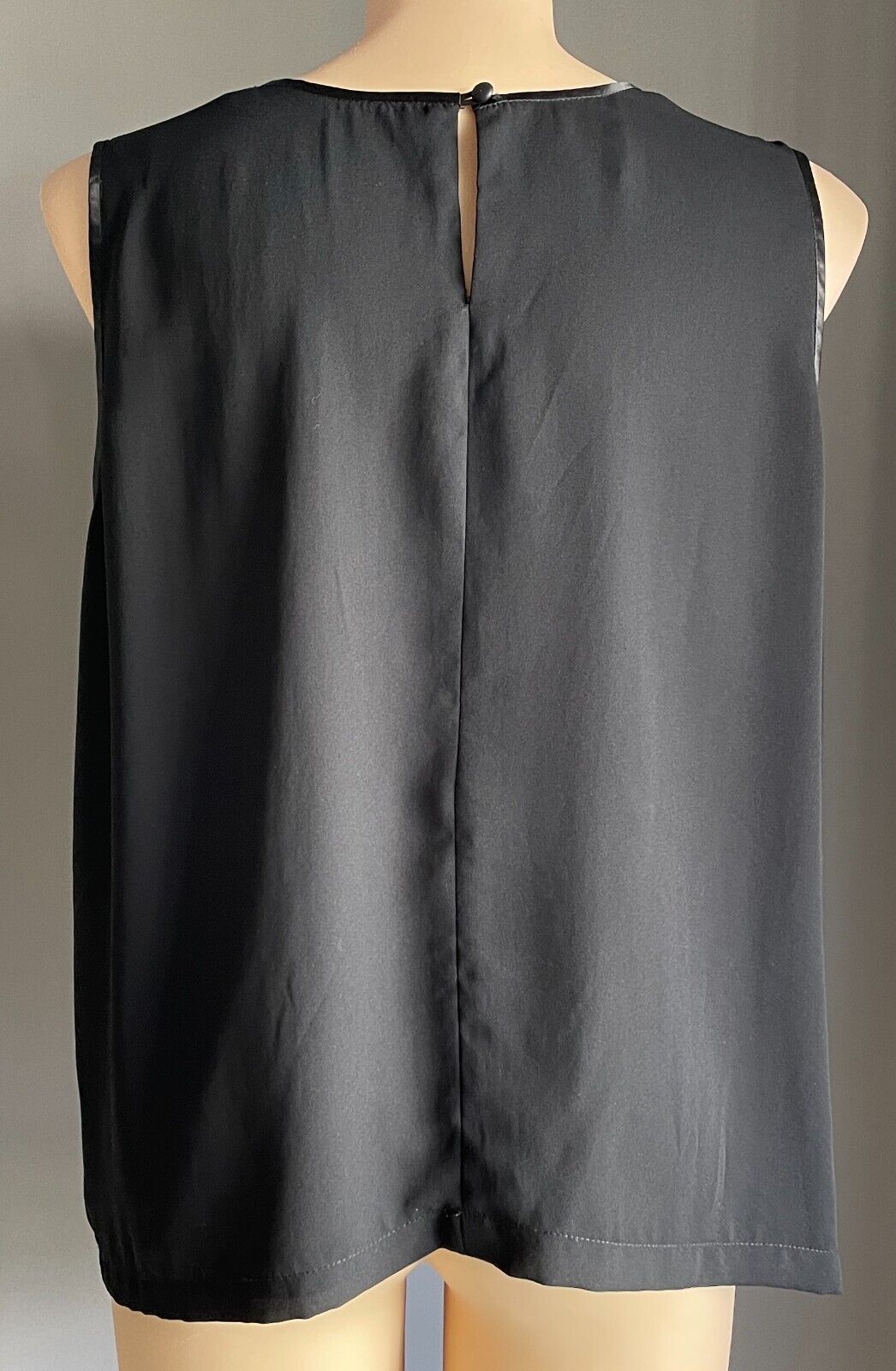 PEER GYNT Top Black Sleeveless Cami Plus Size M 12 Round Neck Ribbon Vintage