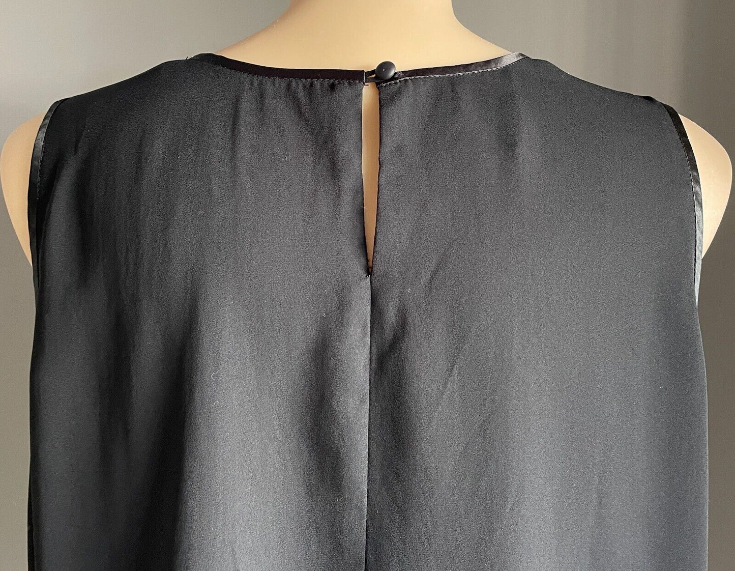 PEER GYNT Top Black Sleeveless Cami Plus Size M 12 Round Neck Ribbon Vintage