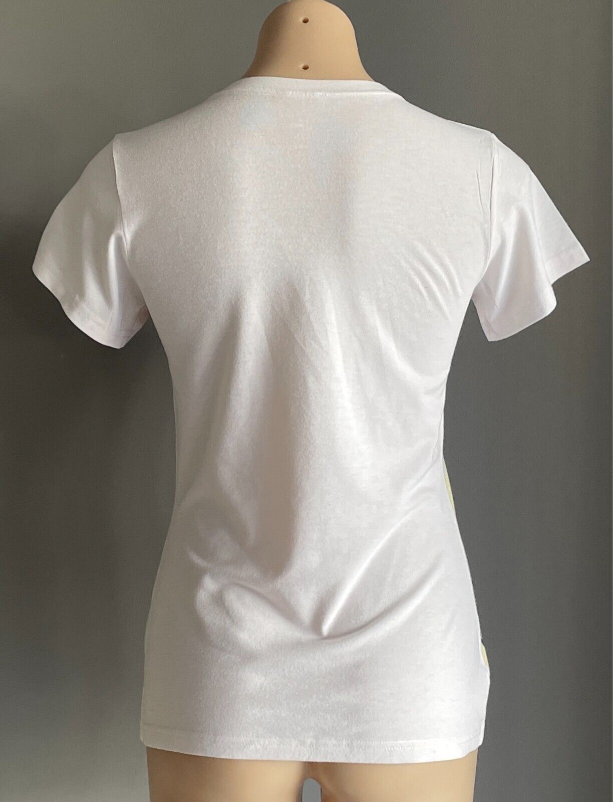Vapor Apparel T Shirt White Anime Graphic Short Sleeve Size M 10 Stretch Signed