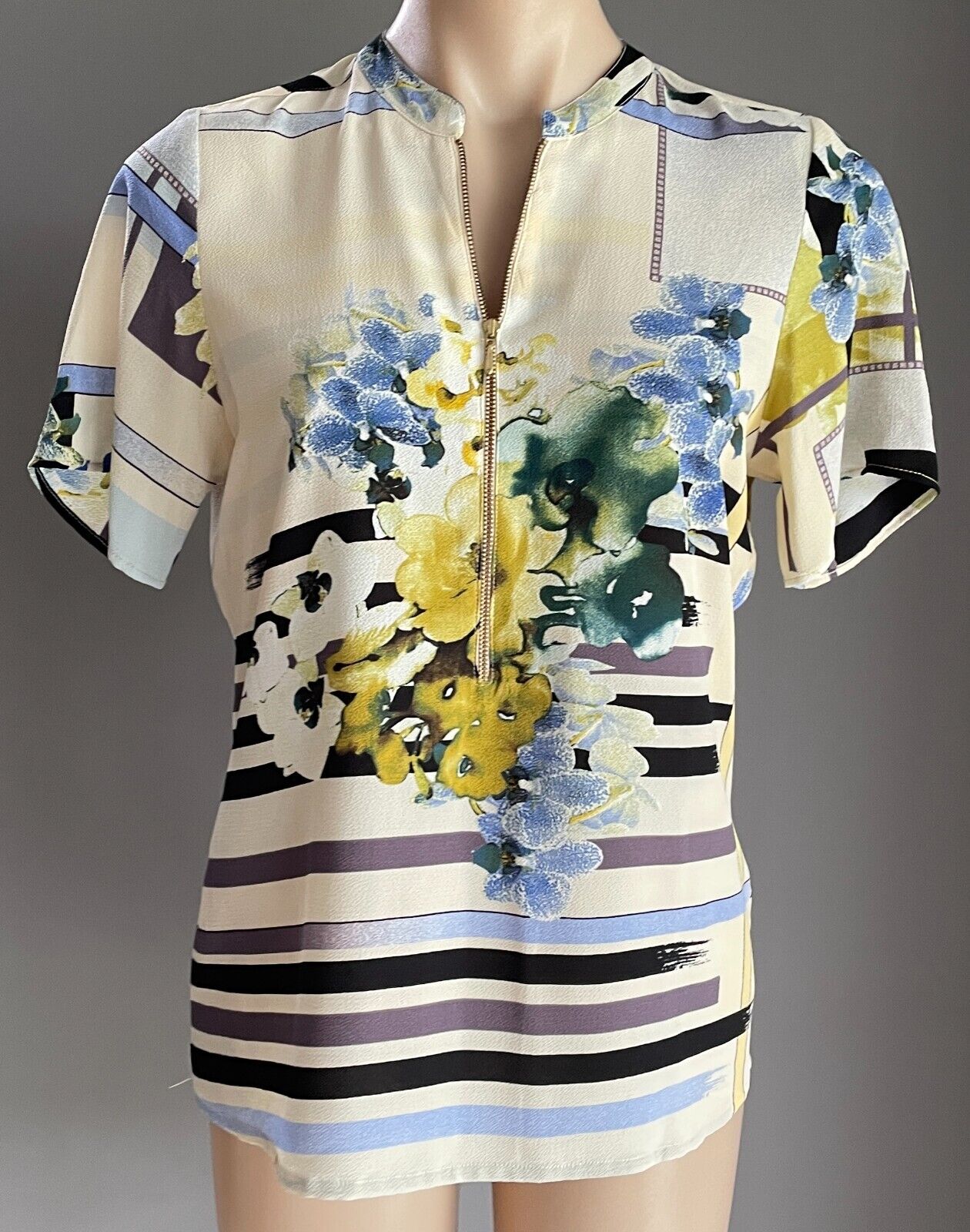 LATIN QUARTERS Zip Front Top White Blue Brown Short Sleeve Blouse Size M 12