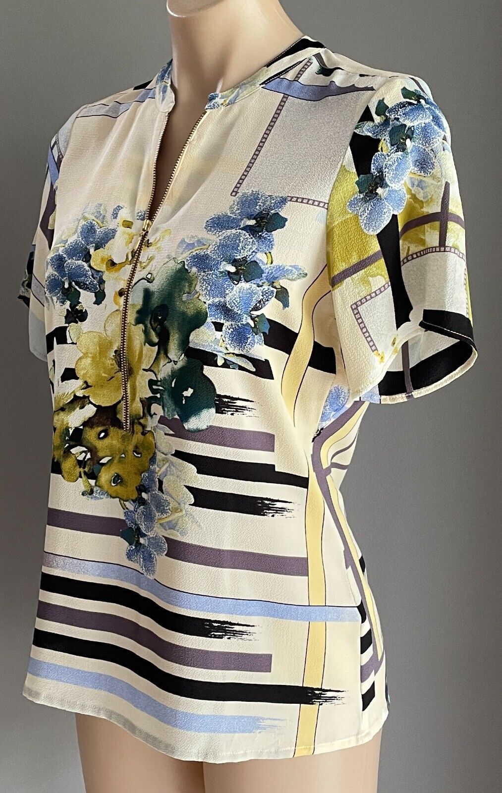LATIN QUARTERS Zip Front Top White Blue Brown Short Sleeve Blouse Size M 12