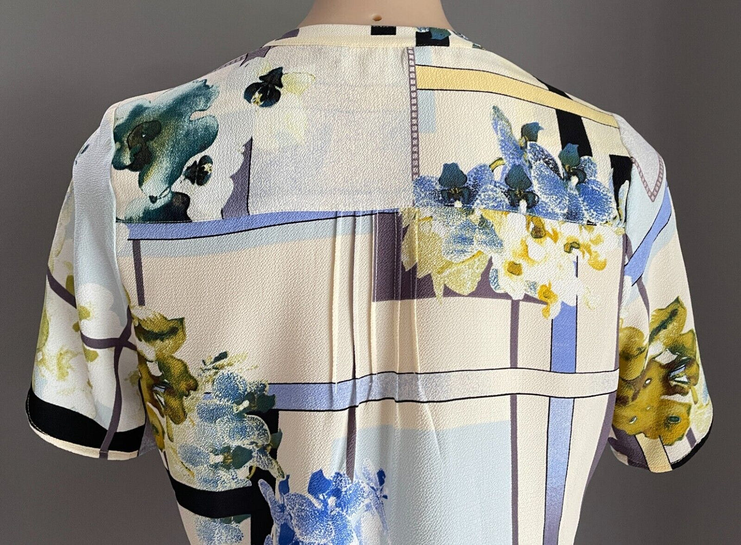 LATIN QUARTERS Zip Front Top White Blue Brown Short Sleeve Blouse Size M 12