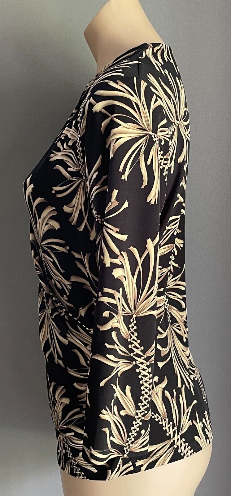 LA VOCA Wrap Top Black Beige Gold Print Blouse 3/4 Sleeve Stretch Size M 12 NEW