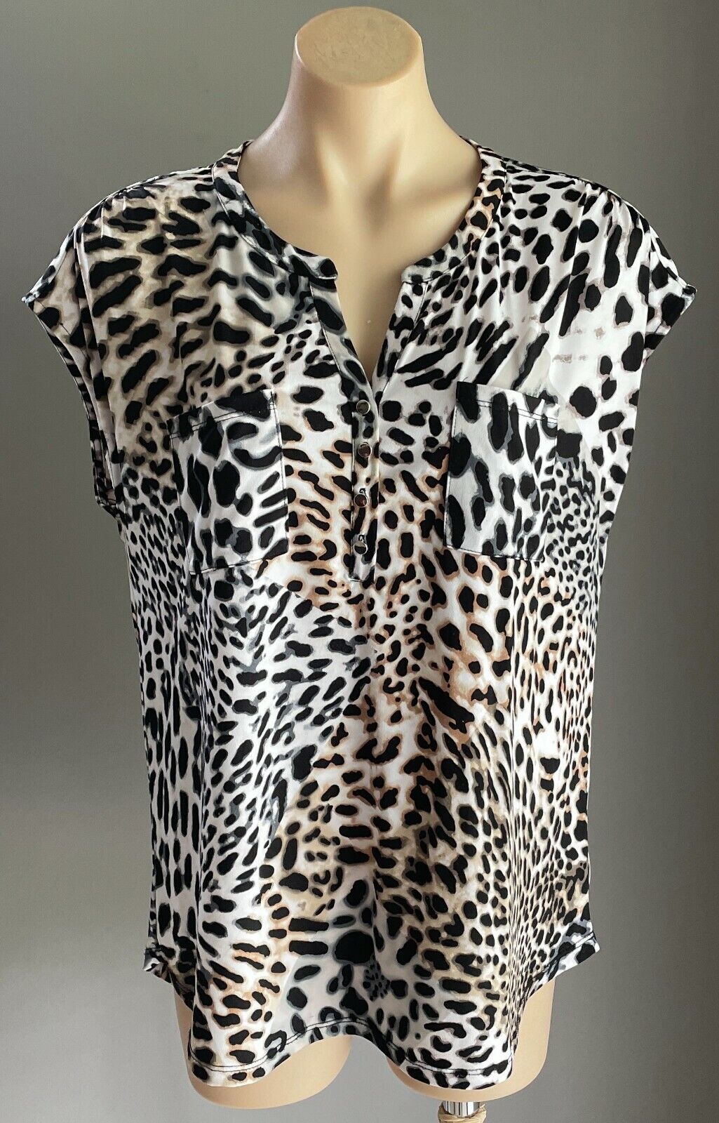 SUZANNE GRAE Hi Low Top Blouse Brown Monochrome Animal Print Sleeveless M 12 NEW