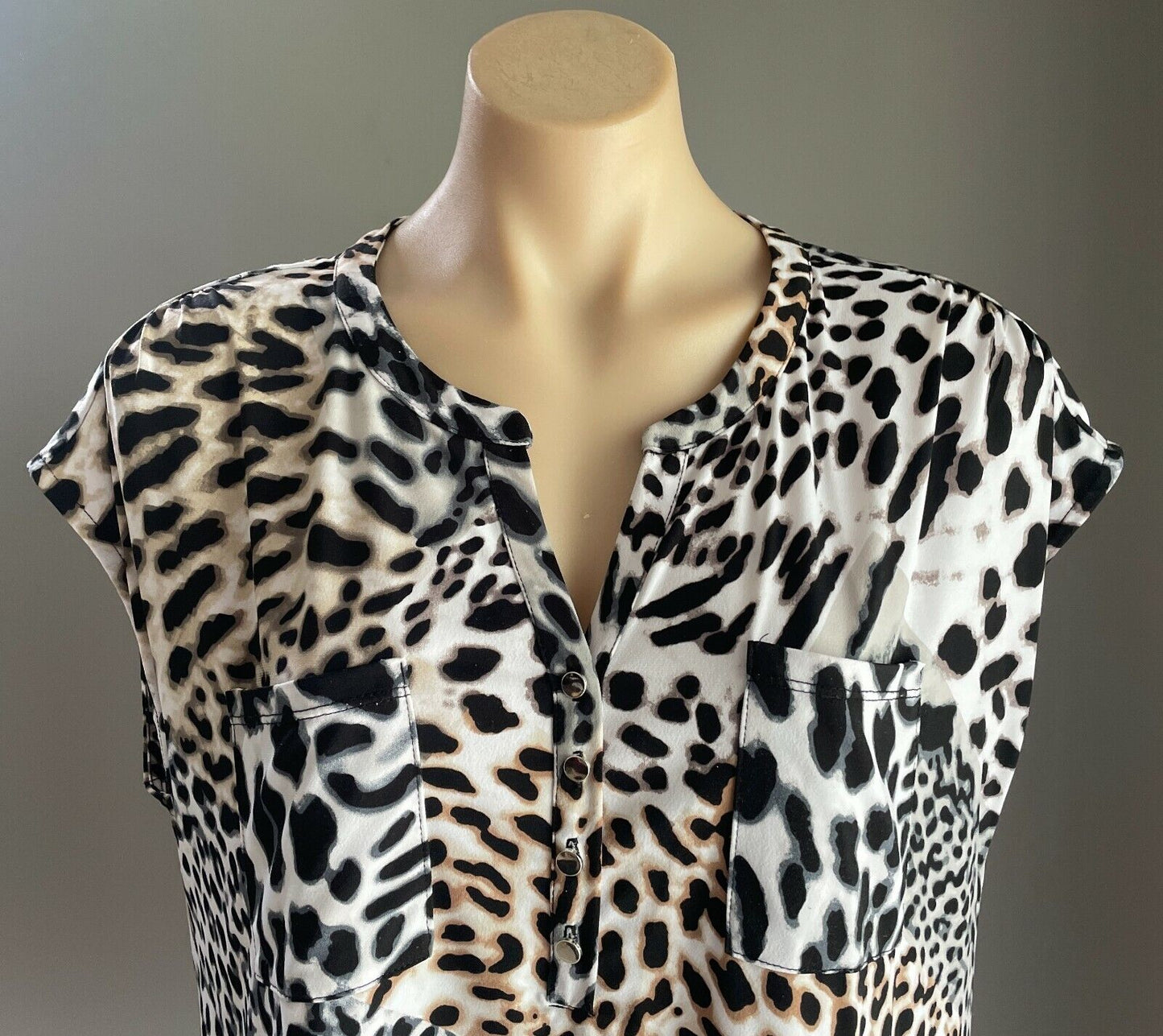 SUZANNE GRAE Hi Low Top Blouse Brown Monochrome Animal Print Sleeveless M 12 NEW