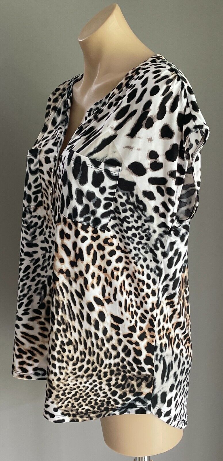 SUZANNE GRAE Hi Low Top Blouse Brown Monochrome Animal Print Sleeveless M 12 NEW