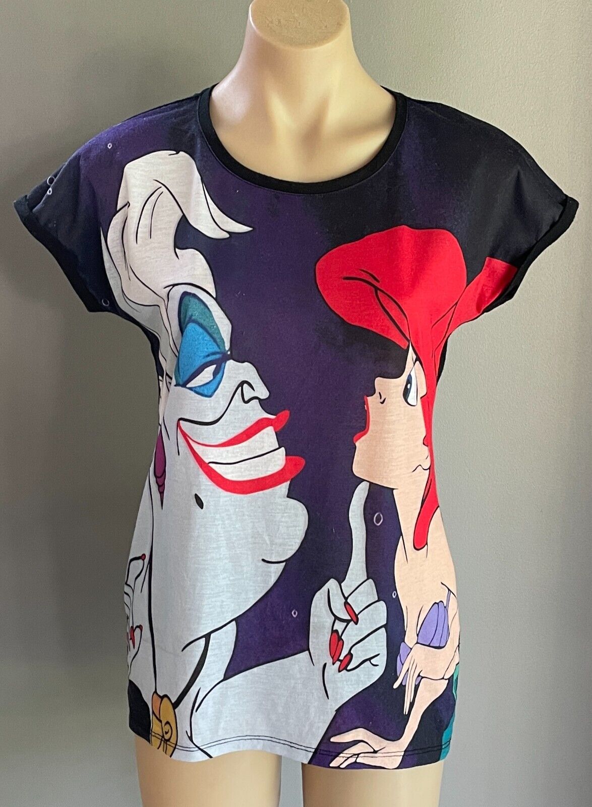DISNEY T-Shirt Original Little Mermaid & Ursula Print Black Top Size S 10